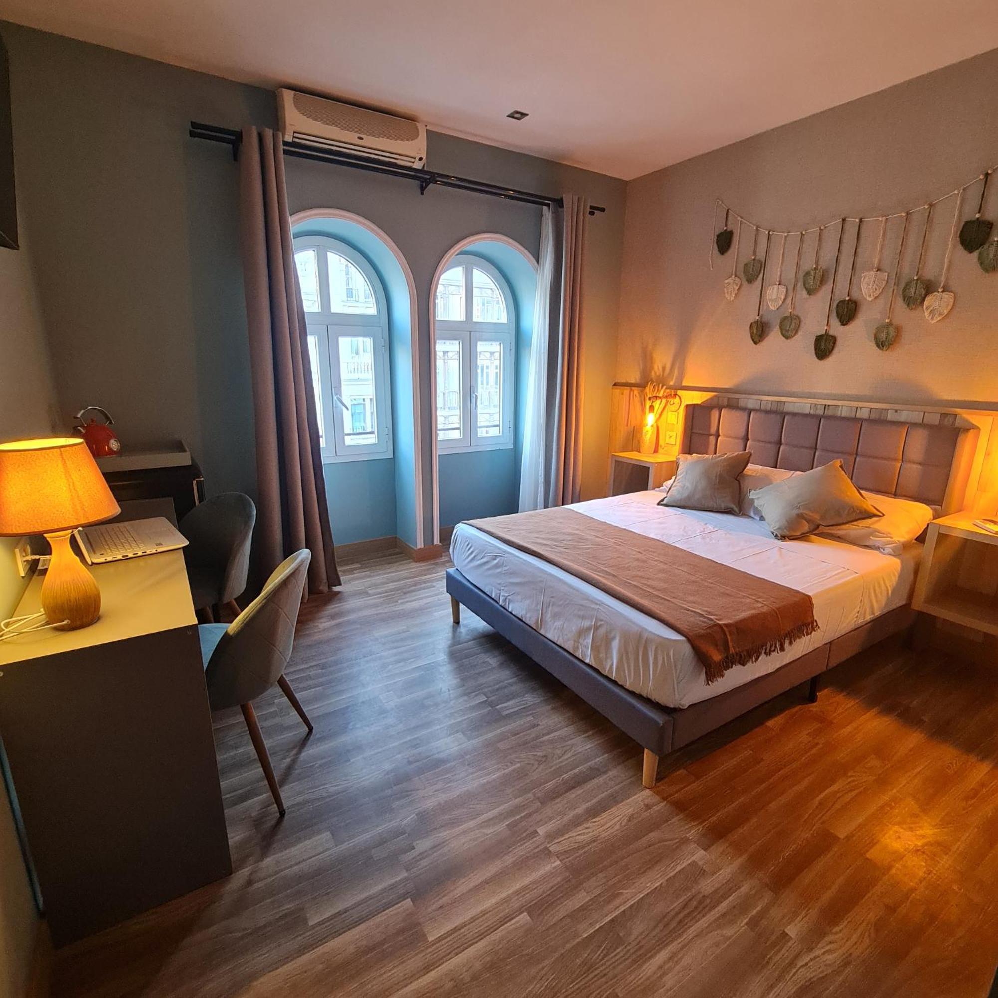 Luxury Green Hostal Madrid Gran Via Esterno foto