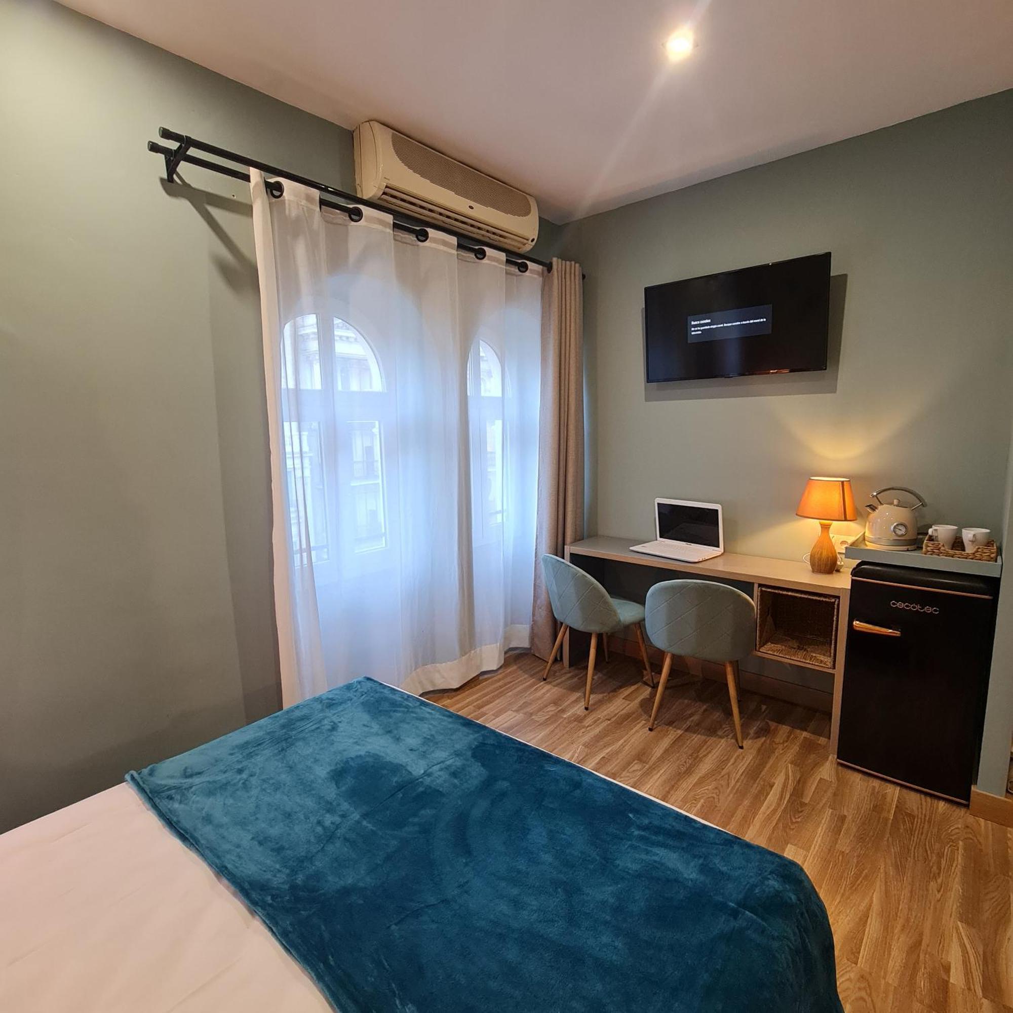 Luxury Green Hostal Madrid Gran Via Esterno foto