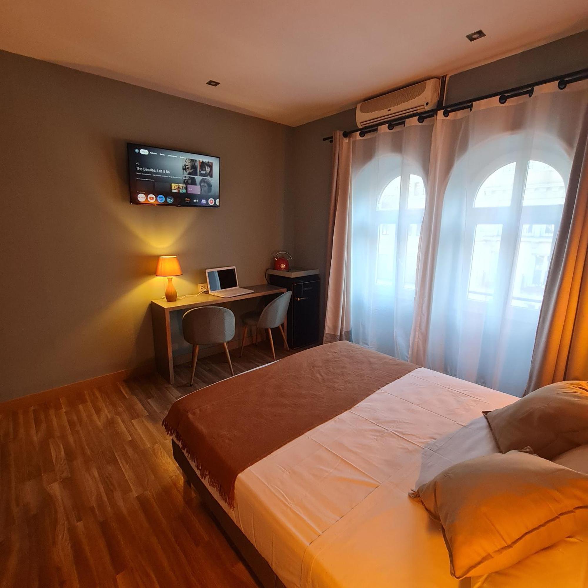 Luxury Green Hostal Madrid Gran Via Esterno foto