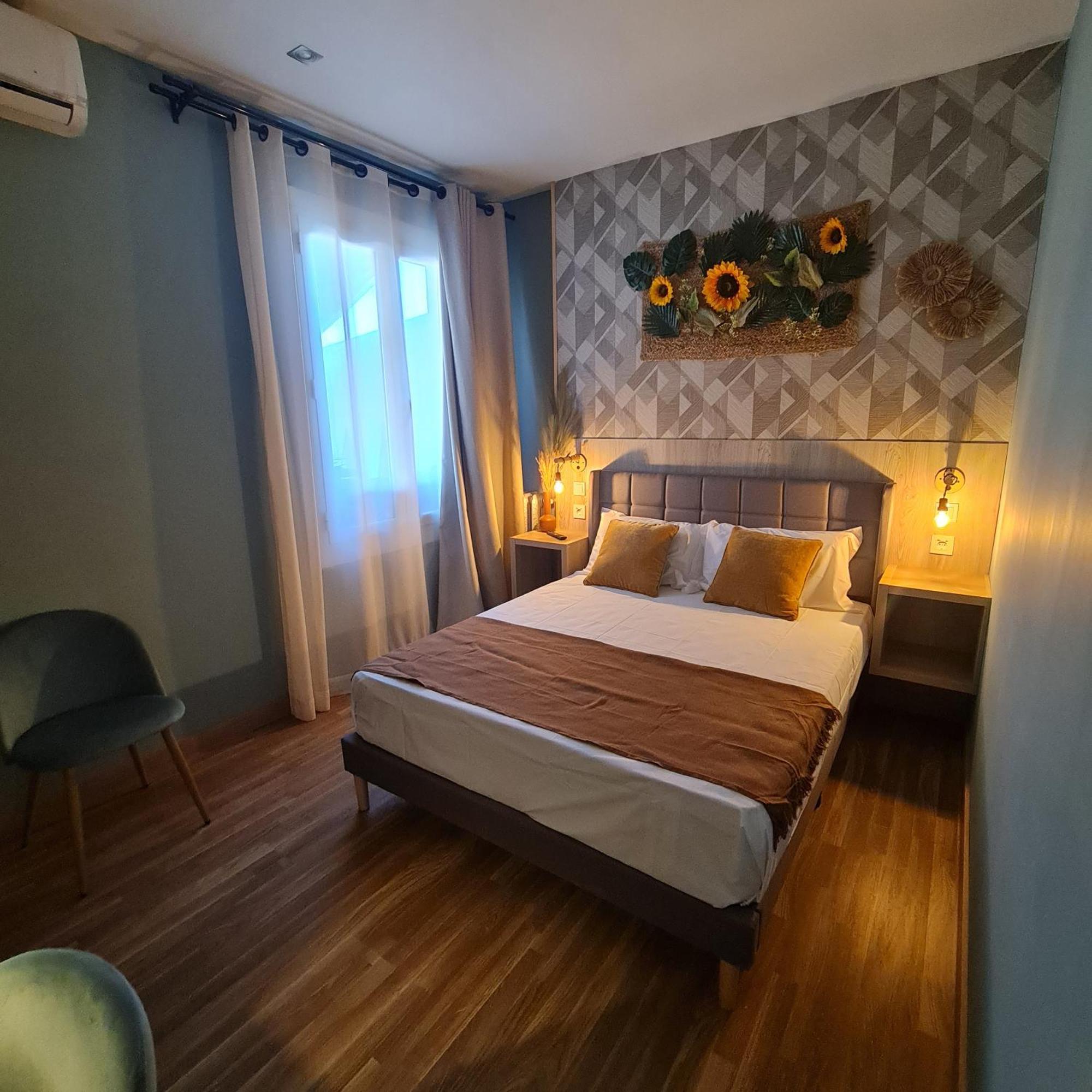 Luxury Green Hostal Madrid Gran Via Esterno foto